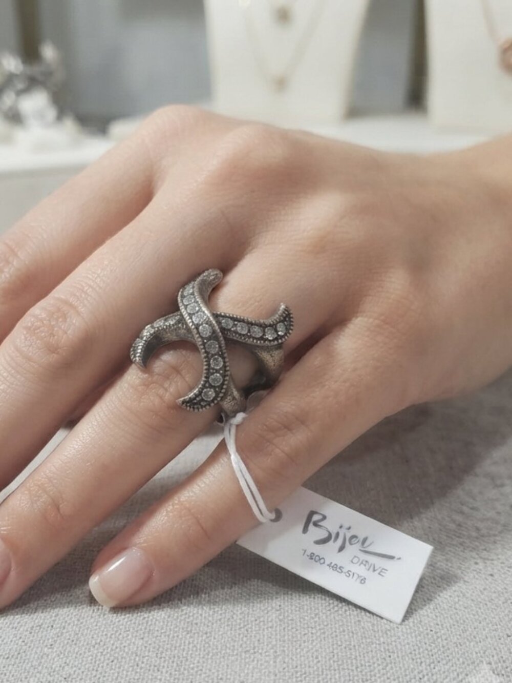 Bijou Vintage-Inspired Rhinestone X-Crossover Statement Ring – Size 8